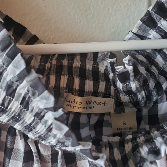 Top - Picture 2 of 3